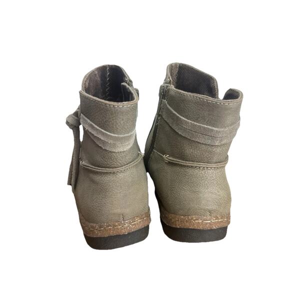 B.O.C Womens Sz 6 Leather Ankle Boots Addi Taupe Fall Booties - Picture 3 of 7